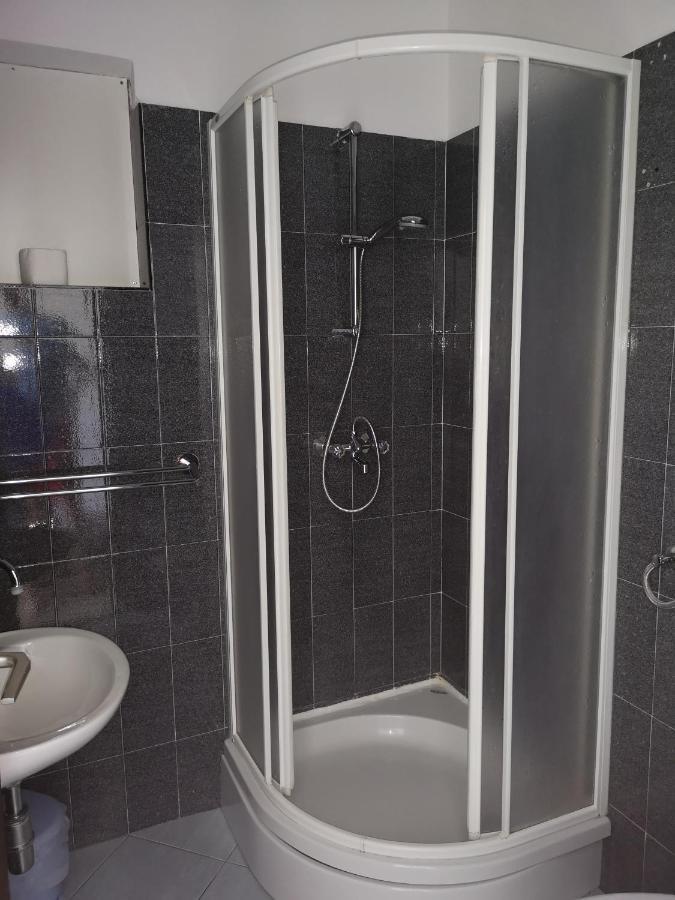 Apartments Martin Primosten Luaran gambar