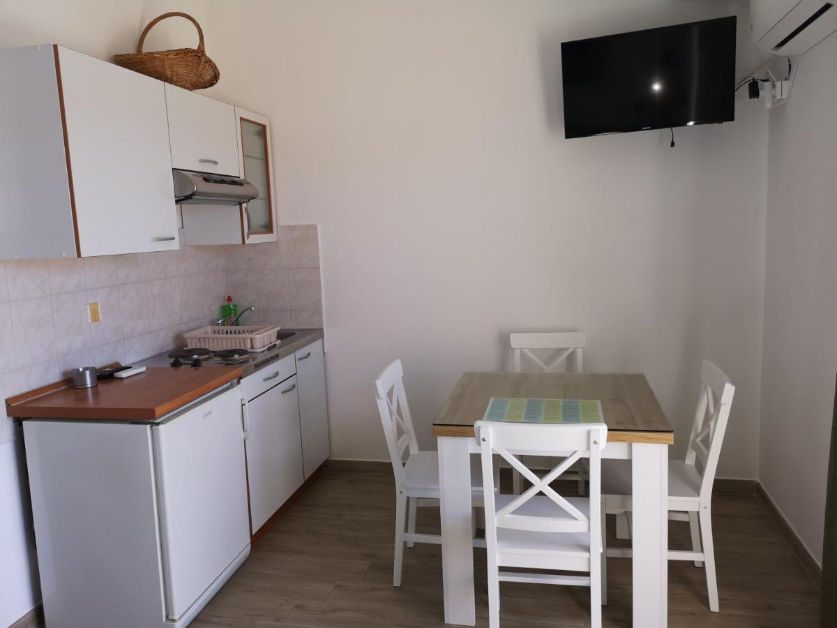 Apartments Martin Primosten Luaran gambar